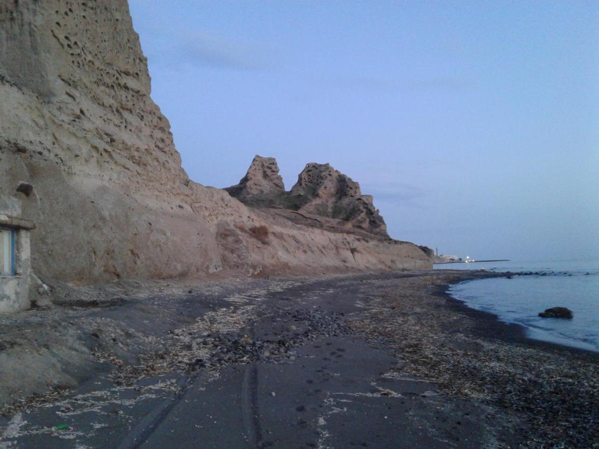 Palm Tree Hill Konuk evi Oía Dış mekan fotoğraf